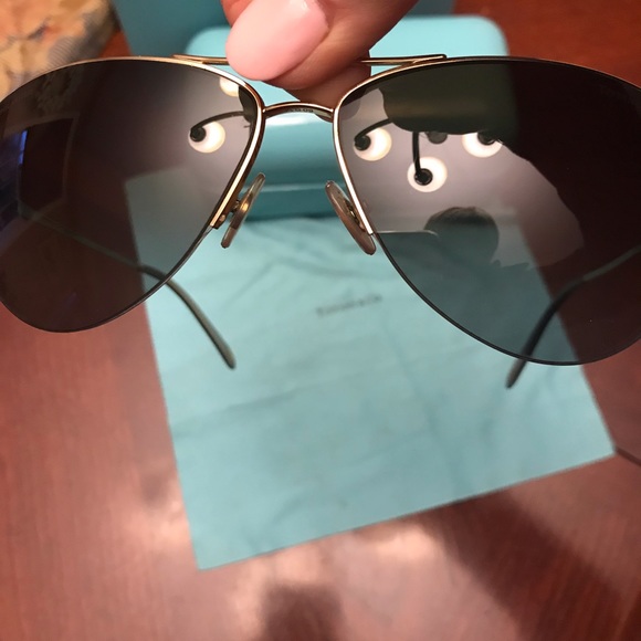 SOLD !!!Tiffany & Co. Ladies sunglasses #3021 - Picture 6 of 8